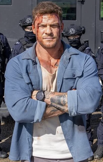Runner Alan Ritchson Shacket - Image 1
